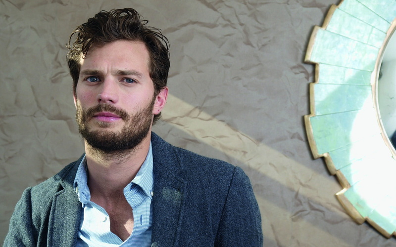 one person, facial hair, real people, confidence, front view, casual clothing, adult, 1080P, stubble, Jamie Dornan, indoors, headshot, brown hair, young adult
