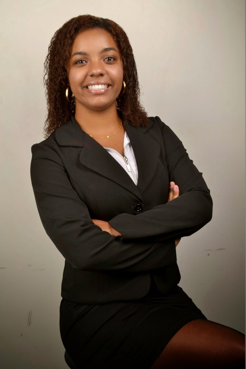 standing, arms Crossed, wearing, businesswoman, young Adult, only Women, consultancy, wall - building feature, women, females, business Person, smile, portrait