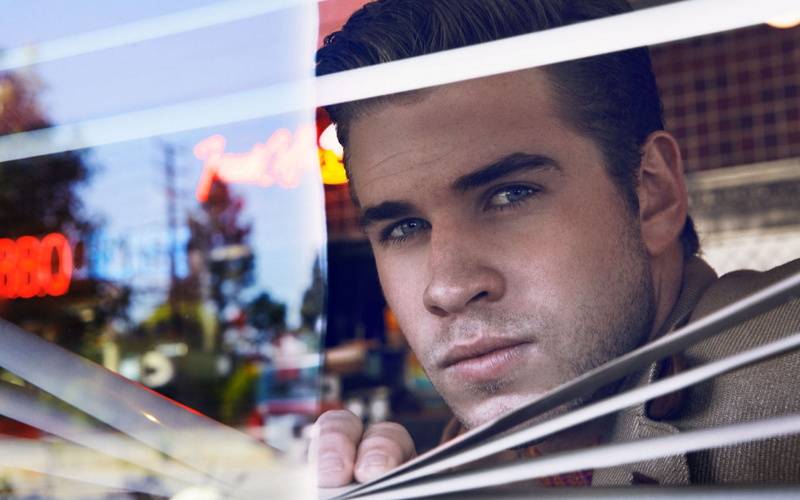 contemplation, opinion, technology, liam, working, liam hemsworth, real people, blinds, hemsworth, business, concentration, glass - material, celebrity