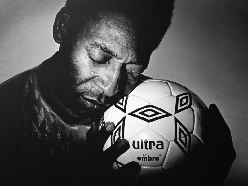 one person, black andamp; white, lifestyles, males, photography, wall - building feature, mid adult men, sport, man, mature men, text, 2K, soccer, Pele