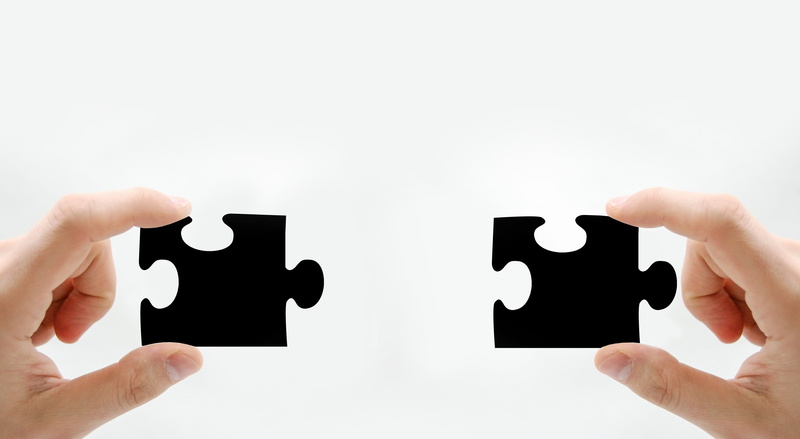 team spirit, studio shot, jigsaw piece, cohesion, fit, blank, partnership, koorparativ, work with, white background, together, white color, close-up, people