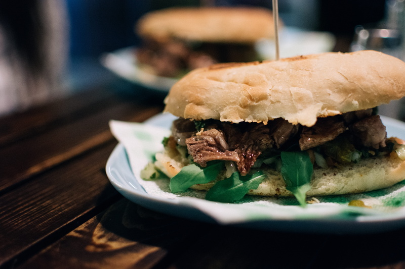 snack, grilled, temptation, food, Argentinian, lunch, meat, fast food, burger, unhealthy eating, close-up, beef, vegetable, plate, 5K, food And Drink