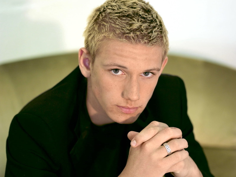 actor, human Face, focus on foreground, black, human body part, short hair, s, alex pettyfer, smiling, 720P, formal, males, thoughtful, suit, men, teenage boys