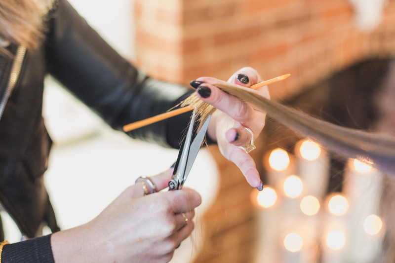4K, Beauty, stylist, day, illuminated, close-up, Hair, selective focus, photo, salon, holding, human body part, hand, vertebrate, human hand, focus on foreground