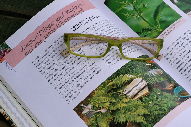knowledge, garden tips, wait, western script, high angle view, plant, green color, nature, open, communication, learn, close-up, eyeglasses, no people