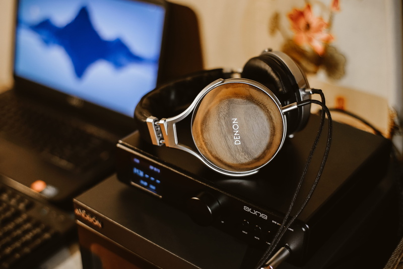 close-up, headphone, equipment, relax, blur, denon ah d7200, modern, technology, hobby, electric, laptop, black, device, indoors, 5K, no People, aune