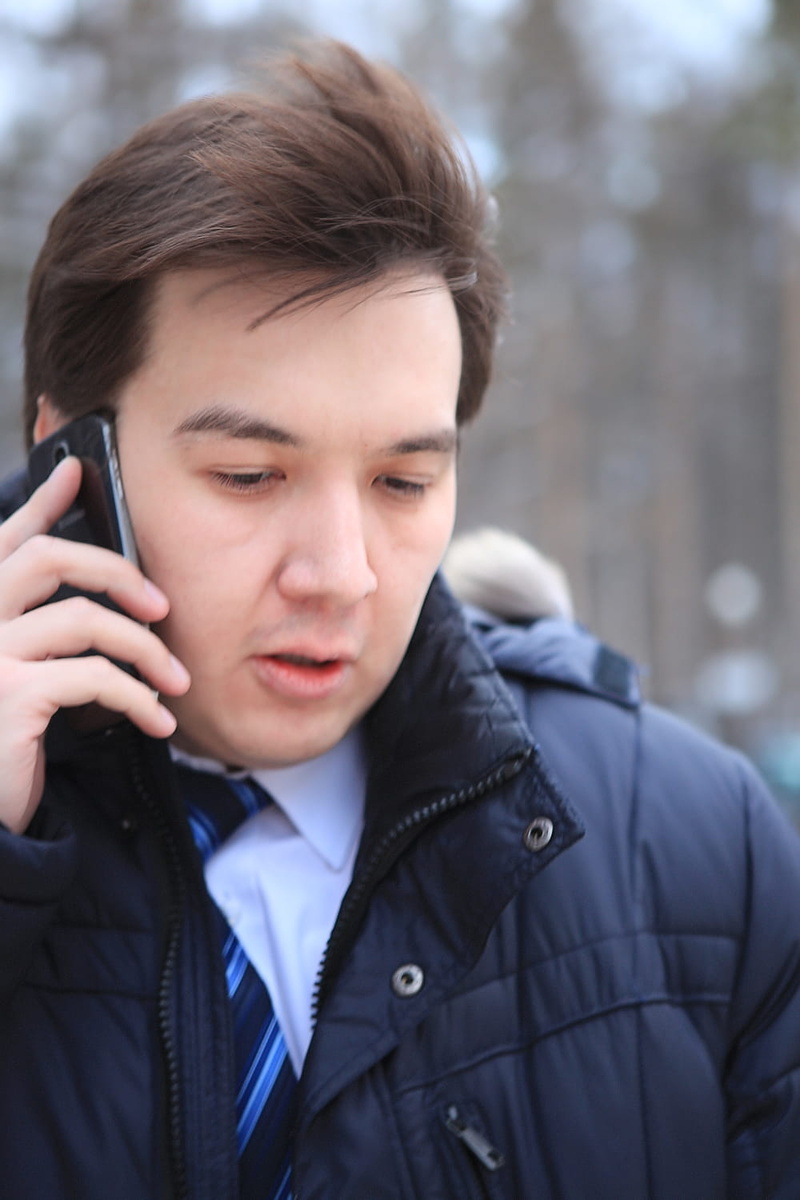 telephone, mobilephone, outdoors, phonecall, portrait, headshot, mobile phone, device, calling, warm clothing, young, using phone, day, scarf, young adult