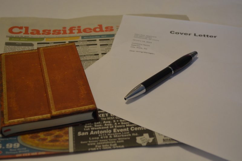 career, 5K, paper, seeking employment, black, retractable, writing instrument, printing, pen, western script, table, fountain pen, education, publication