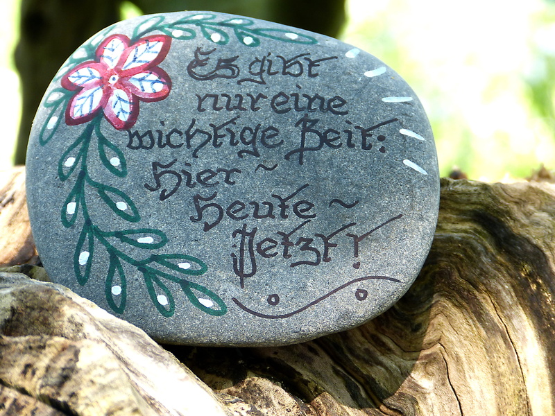 rock, heart shape, tombstone, live, day, heart, present, Forest, no people, paint, craft, suffering, black, ranke, decorative, rock - object, deco, nature