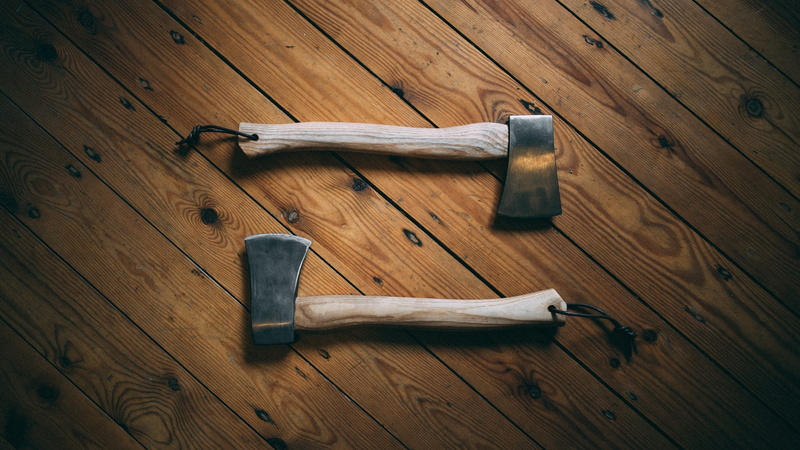 hatchet, 2K, hardwood floor, wood grain, axes, handle, work tool, brown, still life, tool, flooring, indoors, man made object, wood - material, table