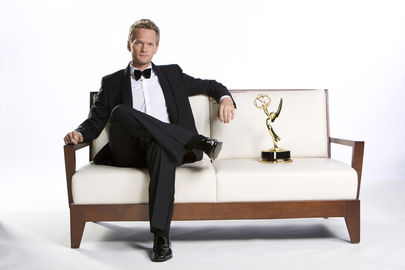 actor, how i met your mother, Neil Patrick Harris, 4K, award, sofa, costume, white background