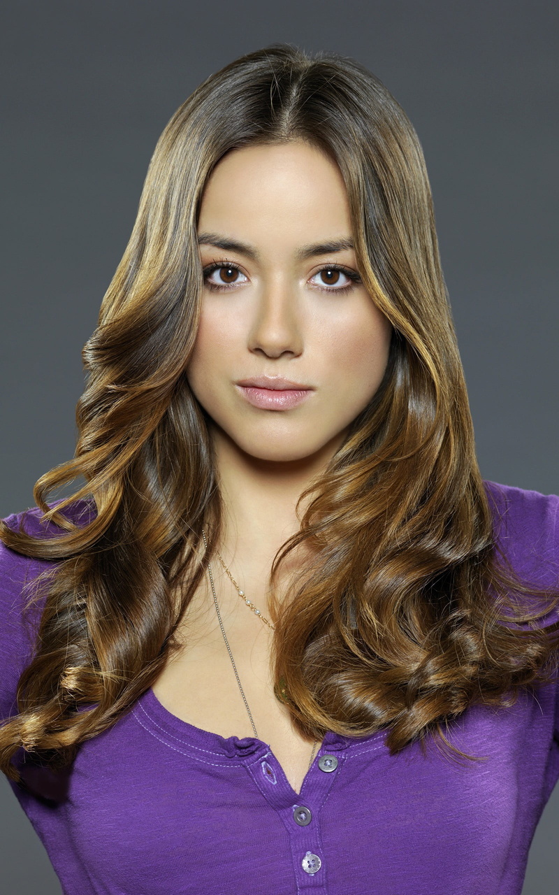 women, beautiful people, hairstyle, portrait, hair, adult, brown hair, fashion, front view, body part, Chloe Bennet, celebrity, one person, gray background