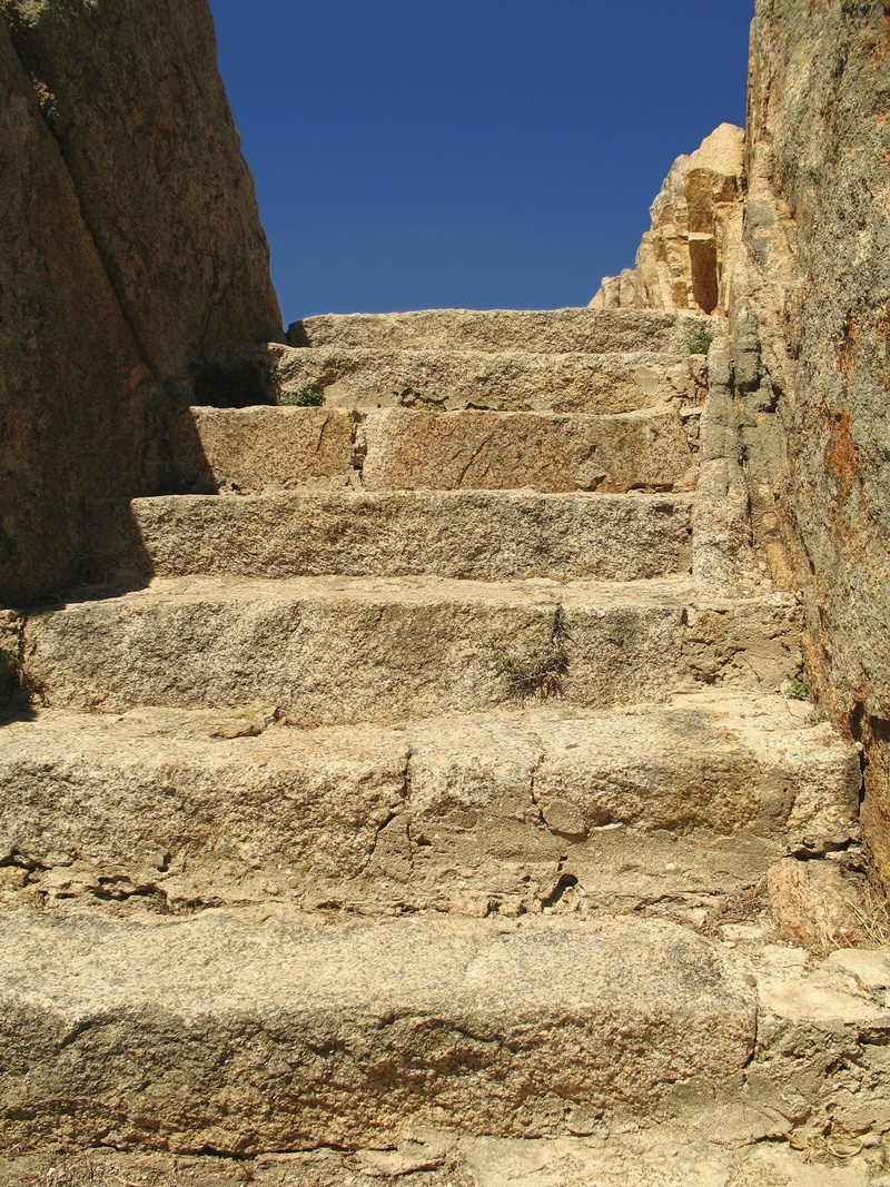 success, outdoors, no people, narrow, symbol, archaeology, 1080P, staircase, ancient, progression, old, day, wall, metaphor, stone wall, built structure