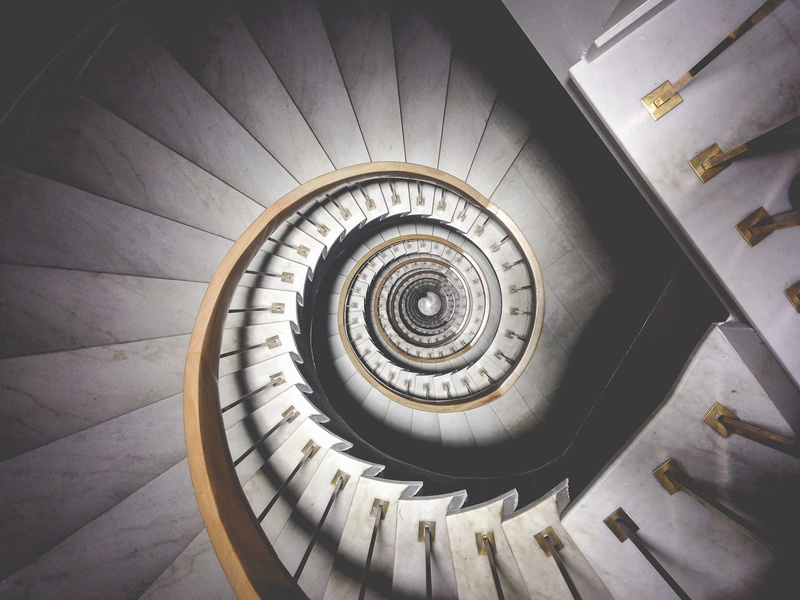 high angle view, architecture, round, ceiling, spiral, pattern, directly below, staircase, directly above, down, shape, circle, golden bar, photo, interior