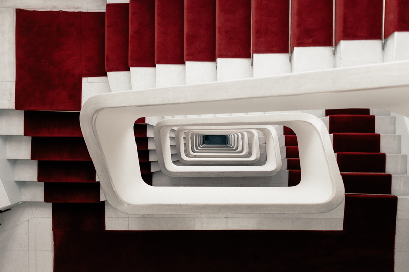 carpet, building, floors, shape, perspective, direction, high, built structure, levels, white, steps and staircases, stairs, escalier, directly above, looking down