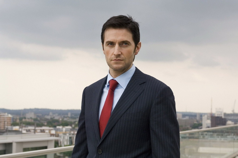 adult, suit, richard armitage, manager, mid Adult, smiling, mid Adult Men, people, look, cloud - sky, adults Only, city, serious, professional Occupation