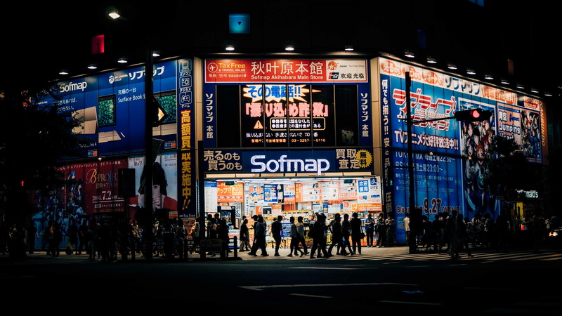 script, architecture, neon Light, buildings, night, sign, transportation, 4K, surrounded, city, billboard, real people, building exterior, illuminated
