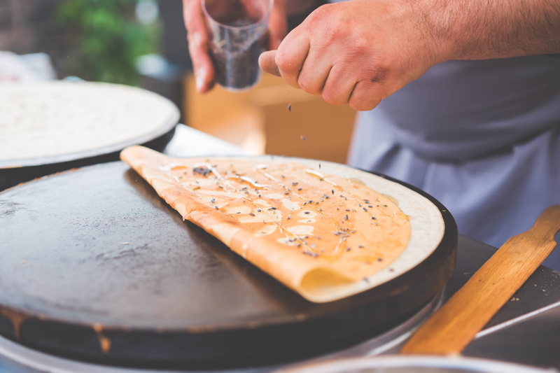 man, holding, market, human body part, hungry, Crepes, baked, meal, fresh, one person, unrecognizable person, selective focus, human Hand, preparation
