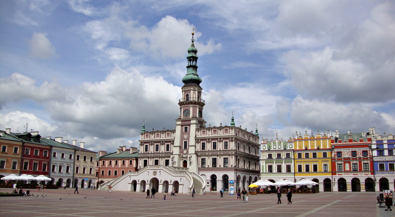 tourism, the town hall, poland, town, sky, outdoors, group of people, building, crowd, day, building exterior, travel destinations, the past, men, monuments