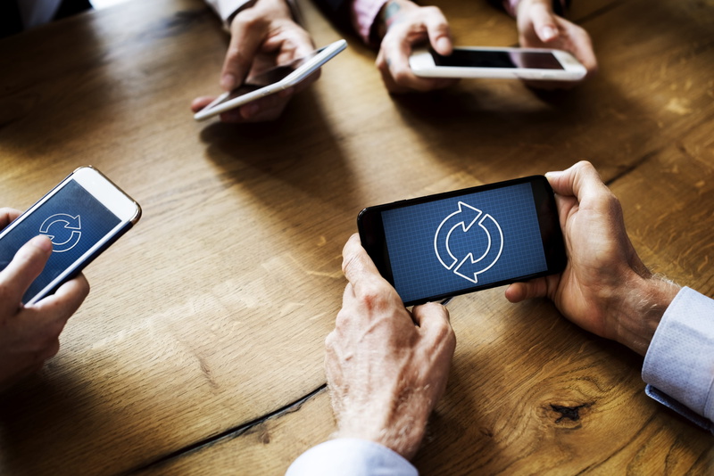 males, communication, wooden table, men, contemporary, cellphone, indoors, human hand, group, electronics, 4K, devices, smartphones, hands, coworker, adults