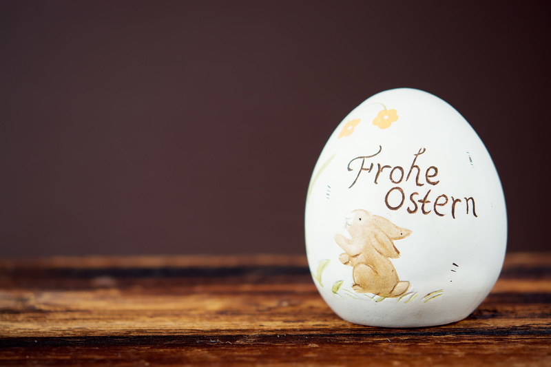 wealth, investment, wood - Material, shell, bank account, close, food and drink, close-up, indoors, frohe, studio shot, egg, white, easter, happy easter