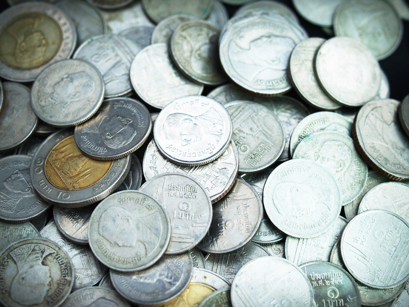 bucks, choice, cash, high angle view, payment, money, stocks, commerce, backgrounds, spend, note, 2K, financial, investment, abundance, savings, paying