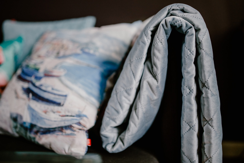 living, decorations, sheet, 5K, bedroom, black background, hanging, room, jeans, textile, home, t-shirt, furniture, close-up, white color, living room
