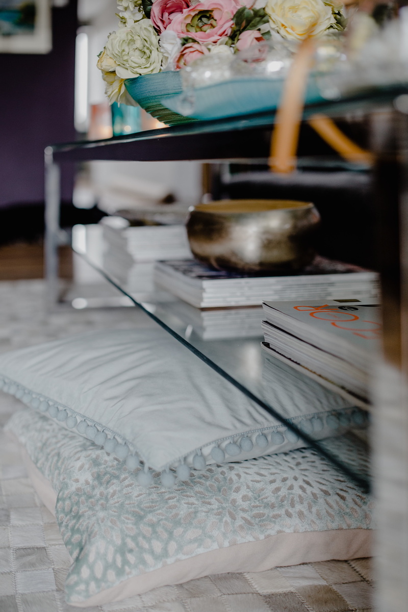decorations, interior, home, table, household equipment, sofa, metal, decor, business, room, preparing food, kitchen utensil, living, cozy, comfy, selective focus