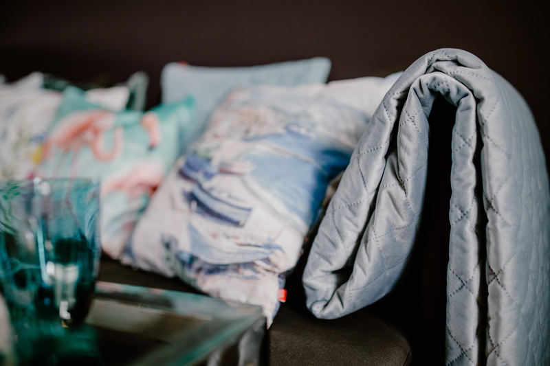 group of objects, bed, textile, food and drink, cost, modern, home decor, bedroom, cozy, decor, glass, close-up, room, comfy, 5K, living, interior, household equipment