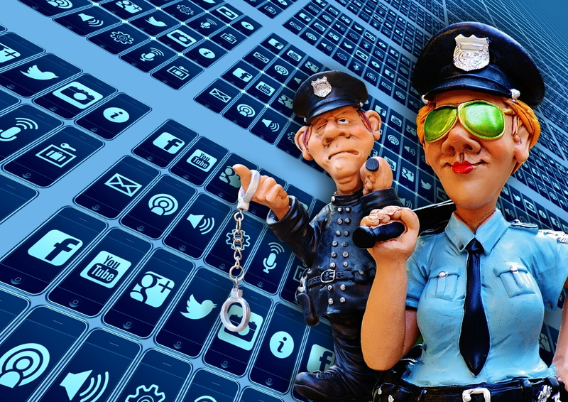 networks, aerospace industry, clothing, happiness, real people, occupation, website, communication, media, two, technology, social networking, social media