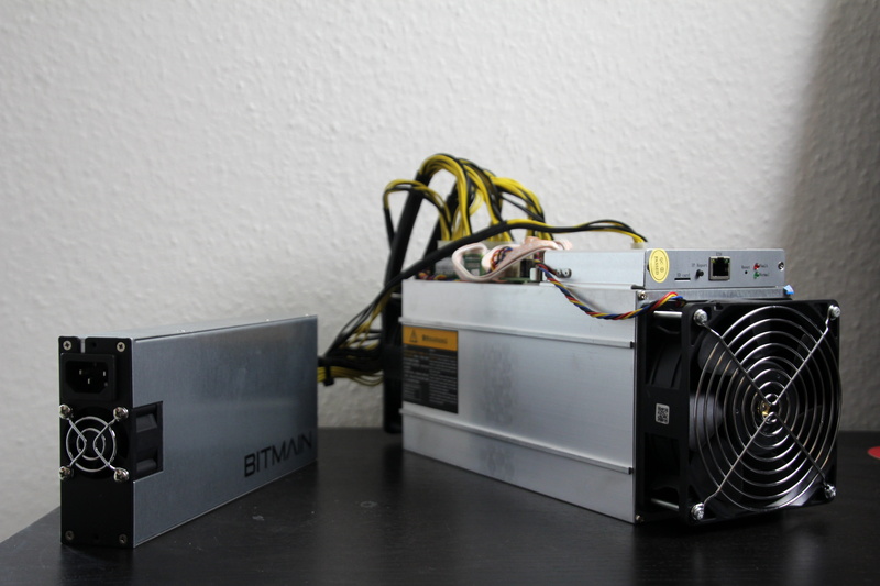 eth, cable, appliance, close-up, computer, office, architecture, crypto-currency, electrical equipment, 5K, electronics, crypto, gold, miner, table, still life