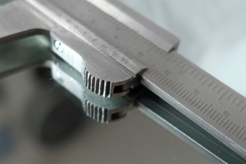 computer equipment, ruler, centimeters, still life, craft, Calliper, screw, studio shot, computer cable, Measure, exactly, thread, selective focus, connection