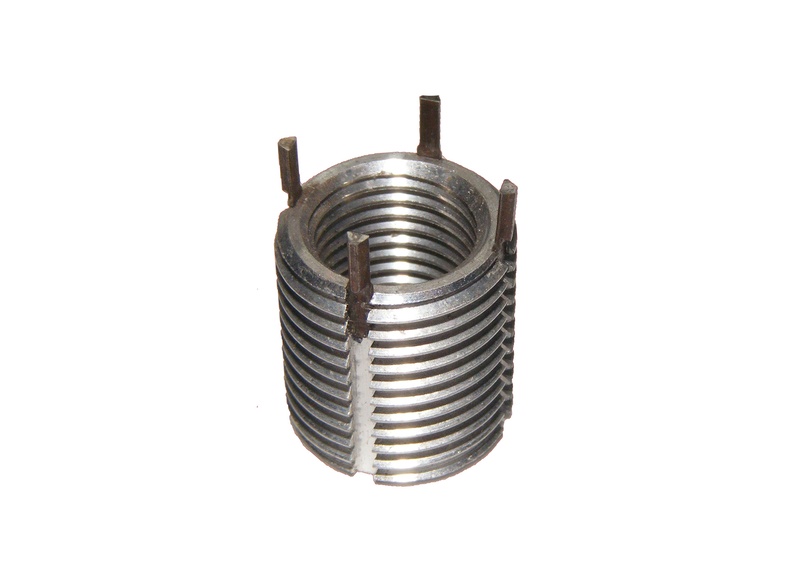 screw, metric, white background, spark plug, threads, electrical component, thread insert, single object, still life, wire, technology, metal, no people