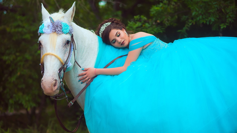 face, manicure, dress, mood, attachment, brown hair, 4K, Princess, Park, closed eyes, turquoise, white, romance, blue, look, wreath, green background