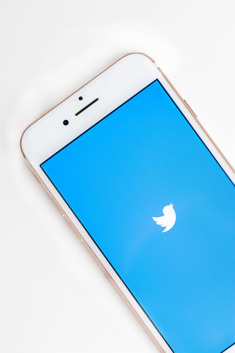 apps, connection, cut out, app, tweet, gold iphone, white background, social media, gold, still life, copy space, technology, 5K, animal, art and craft