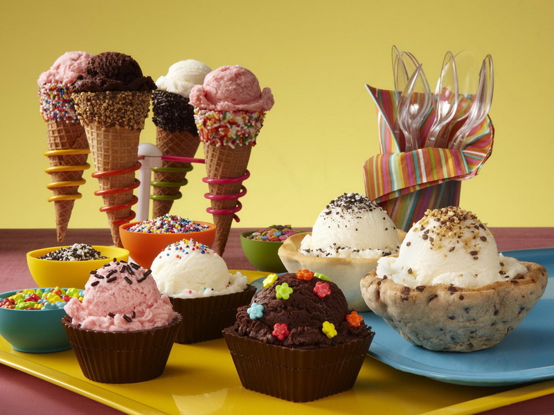 ready-to-eat, close-up, variation, indulgence, snack, cake, buttercream, freshness, backgrounds, still life, chocolate, food And Drink, cream, sprinkles