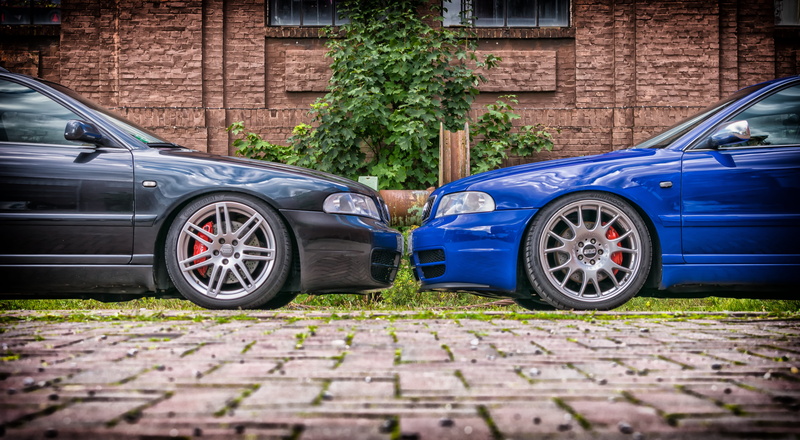 car, transportation, land vehicle, vehicle, tree, pkw, architecture, tire, dare, auto, brake, wheels, 5K, disc, blue, outdoors, building exterior, motor vehicle