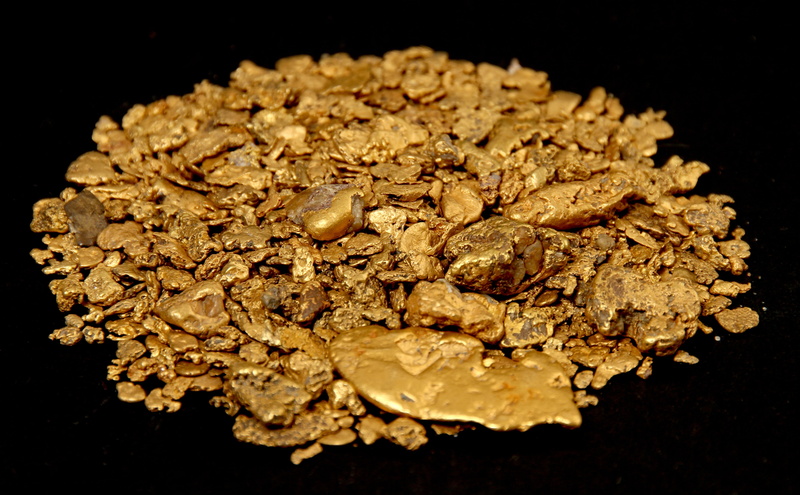gold colored, wealth, black background, luxury, large group of objects, close-up, 5K, studio shot, rock, food, no people, mining, nature, indoors, food and drink