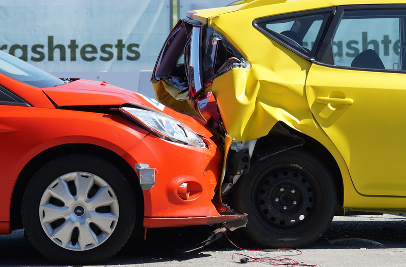 5K, tire, collision, sign, outdoors, car, the event of damage, wheel, mode of transportation, parking, smartphon, 60 km h, road, fuel and power generation