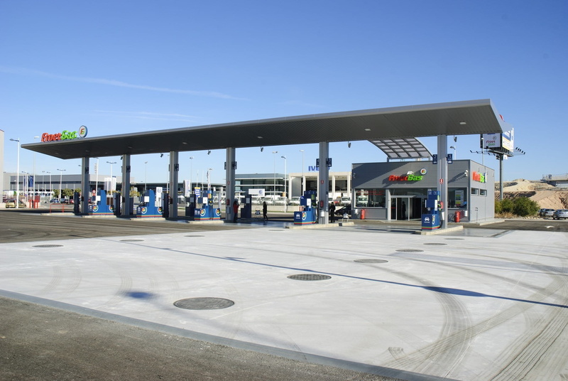 gasoline, communication, building exterior, built structure, petrol station, photo, sunlight, store, nature, station, clear sky, 1080P, outdoors, fuel and power generation