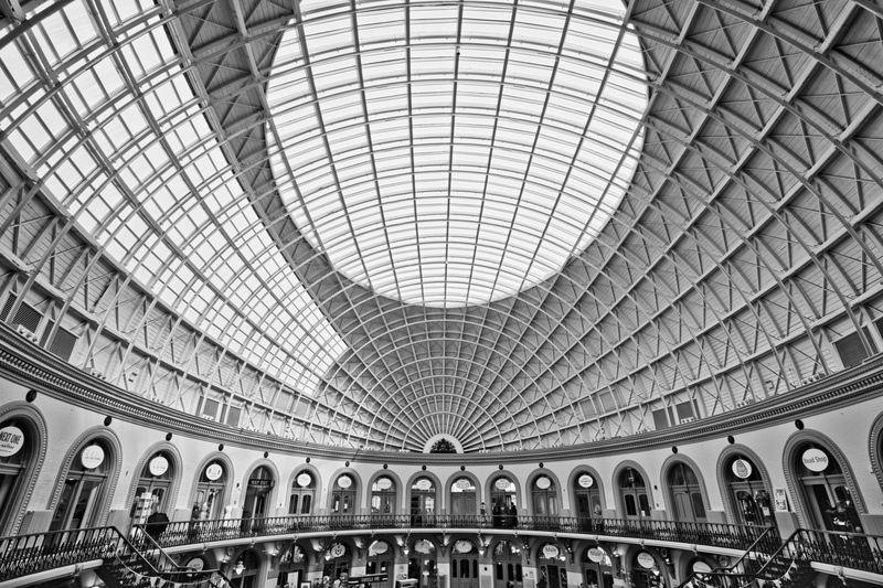interior, no people, indoors, 5K, transportation, tourism, travel destinations, black and white, geometry, room, ornate, united kingdom, glass - material