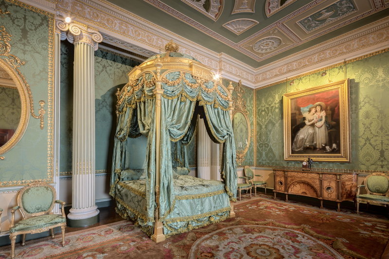 interiors, indoors, representation, sleeping, interior, historic, art and craft, leeds, ornate, ceiling, belief, lavish, 8K, pretty, famous, bed, history
