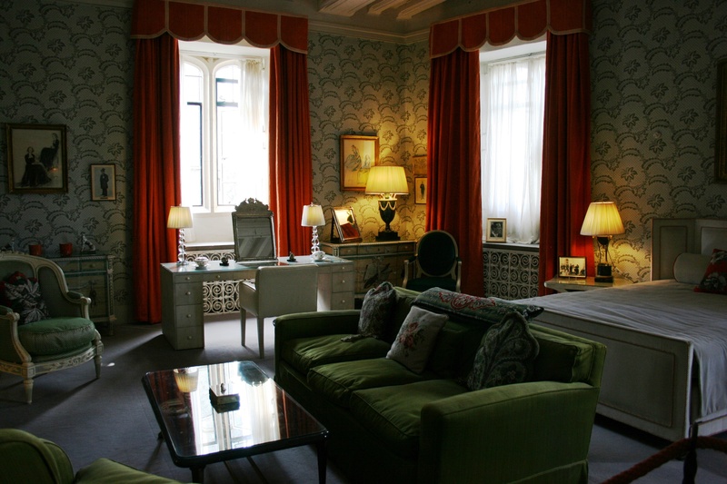 table, luxury, no People, absence, inside, curtain, home, home Interior, pillow, chair, leeds castle, indoors, green, comfortable, window, apartment, architecture