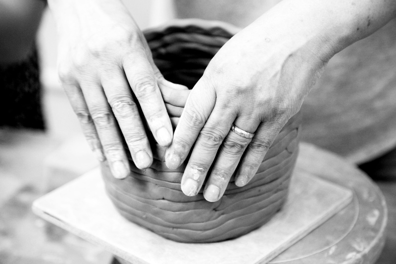 porcelain, human hand, spinning, 5K, qualitative, adult, one person, work, ware, finger, art and craft, making, expertise, dirt, indoors, focus on foreground