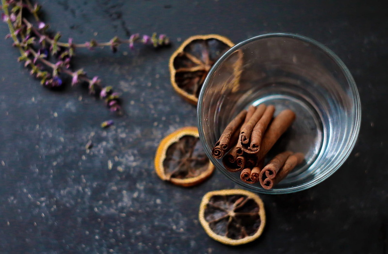 brown, star anise, Sprockets, kitchen utensil, food, 1080P, seasonings, odor, fruit, drinking, Cinnamon, Lemon, day, focus on foreground, photo, cinnamon sticks