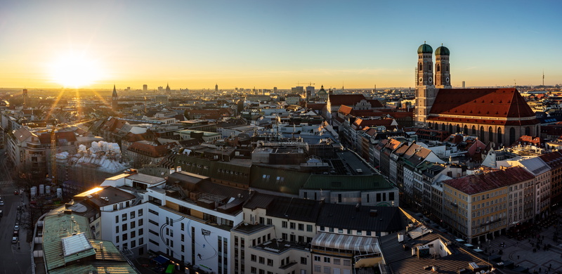 residential district, sunlight, sunstar, nature, high angle view, sun, church, city life, crowd, sunset, street, crowded, building, 8K, bavaria, sky, frauenkirche