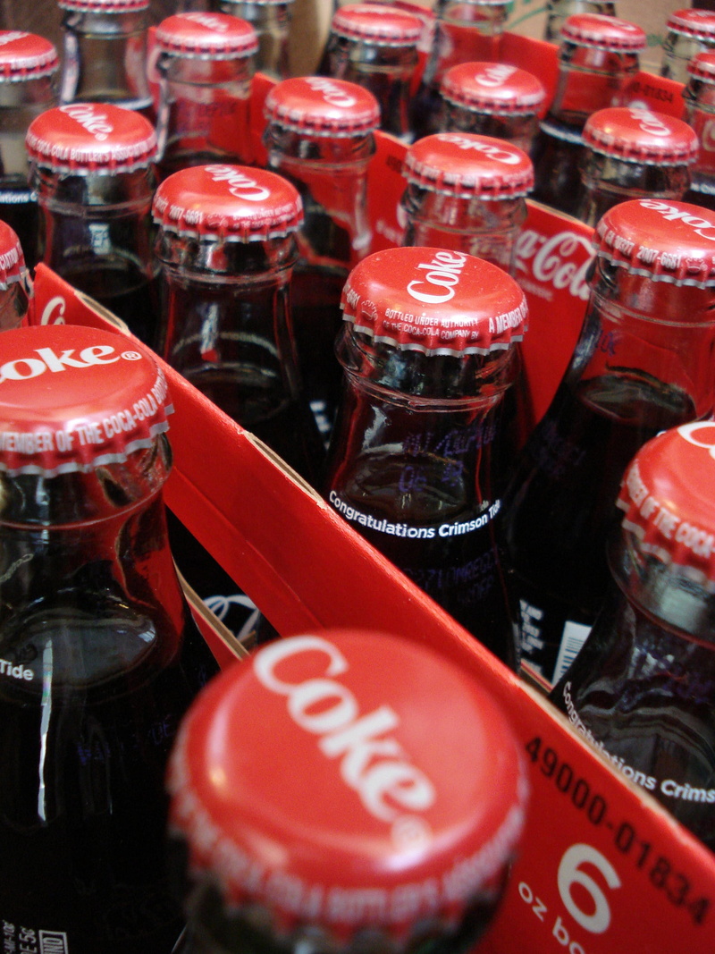 brand-name, Beverage, full frame, alcohol, selective focus, Bottle, cola, in a row, beer - Alcohol, lot, liquid, no people, text, large group of objects