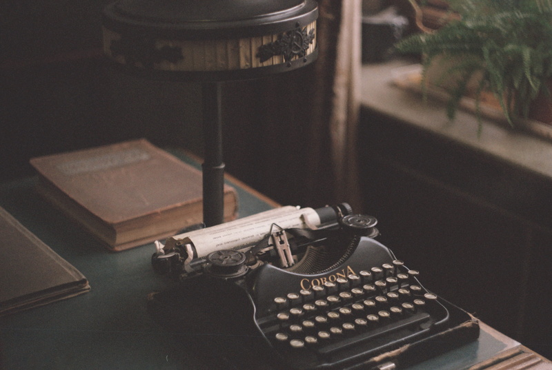 business, book, write, old, writer, editor, story, letter, old-fashioned, classis, vintage, kit, aged, table, 2K, black, author, wood - Material, equipment