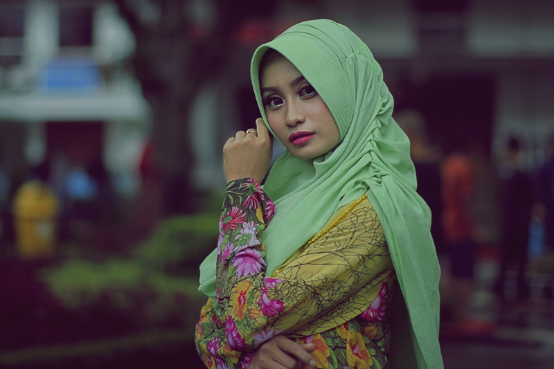 looking at camera, young adult, leisure activity, indonesian, ramadhan, one person, hairstyle, lifestyles, outdoors, people, portrait, young women, muslim