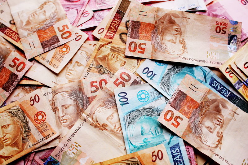 banking, indoors, salary, ten real, brazil, large group of objects, still life, variation, reais, brazilian currency, choice, ballots, photo of money, no people